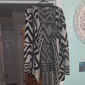Geometric Black and White Women Sweater